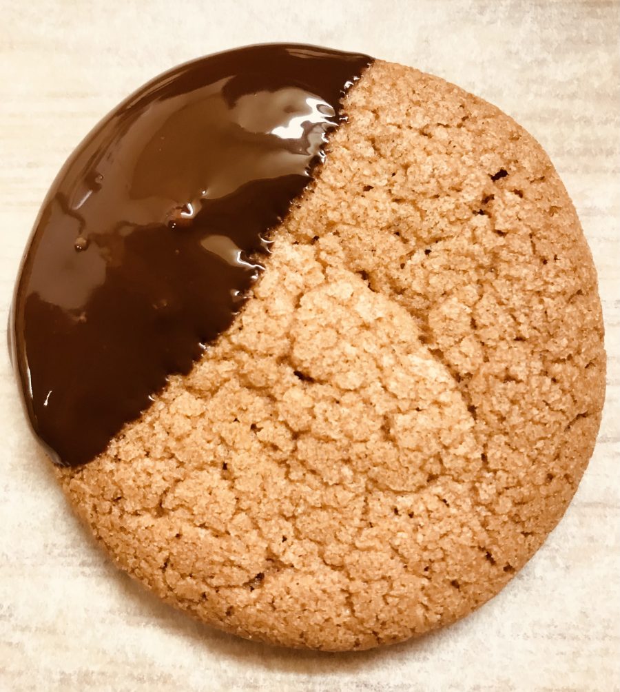 Chocolate dipped ginger biscuits 🍫